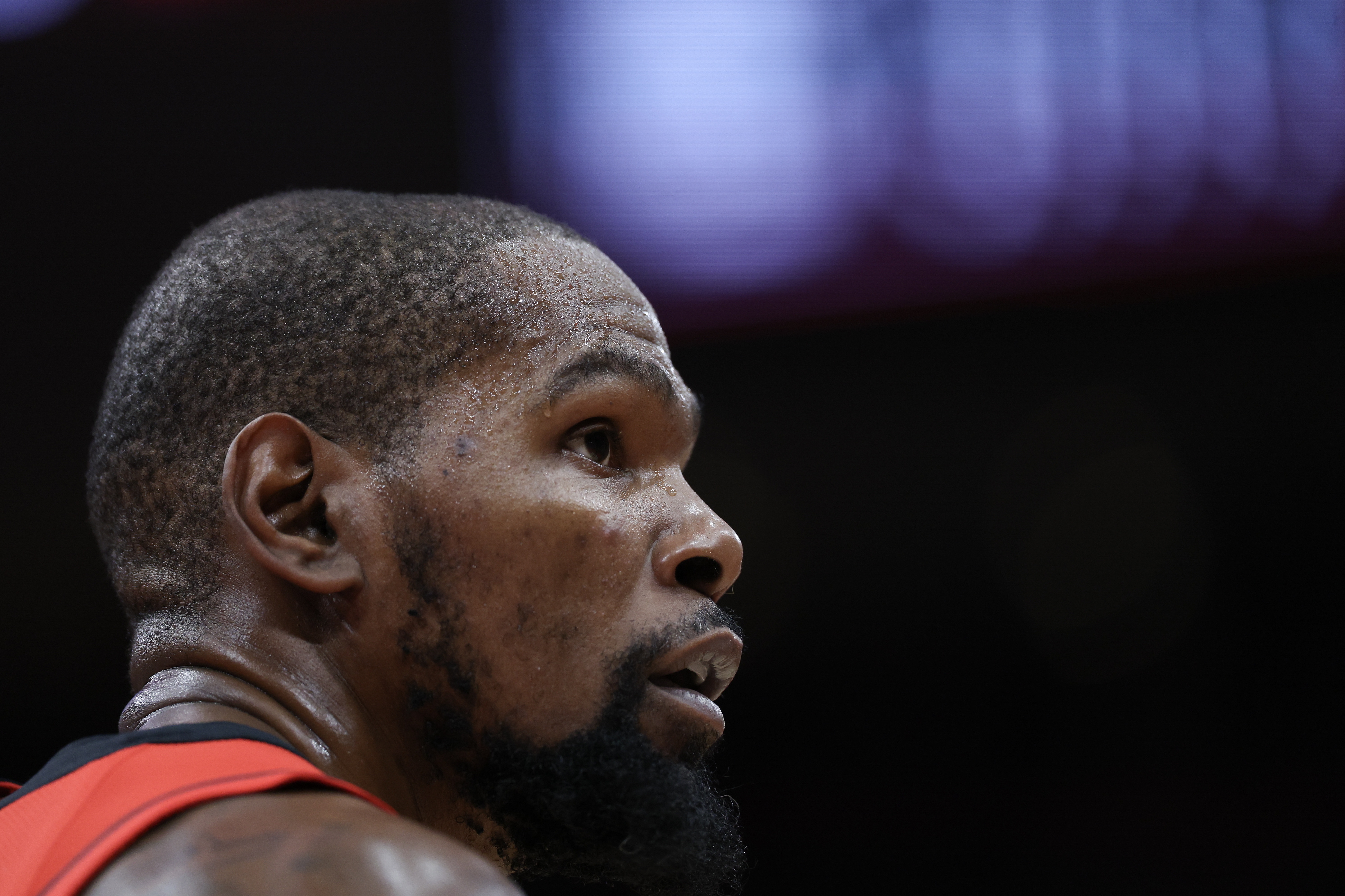 KD背靠背打85分钟!解说:老同志虽然还有油 但也不是这么用的啊